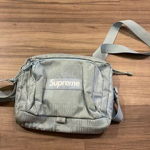 RARE supreme shoulder bag in ice